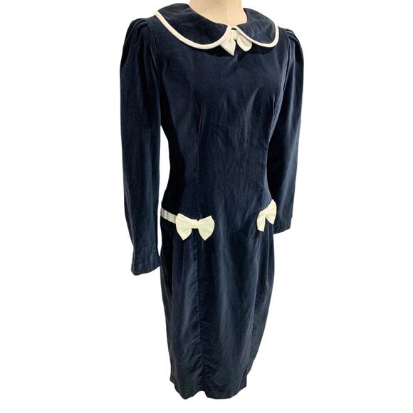 Medium Vintage 1960s Velvet Dress Navy Blue Ivory Box Trim - Picture 1 of 9